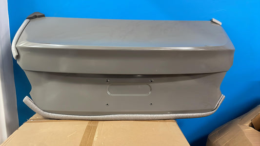 2012,
  MG,
  MG5,
  None,
  Bootlid/Tailgate,
  BRAND NEW A/M MG5 BOOTLID/TAILGATE TO SUIT BOTH VIBE AND ESSENCE MODEL.